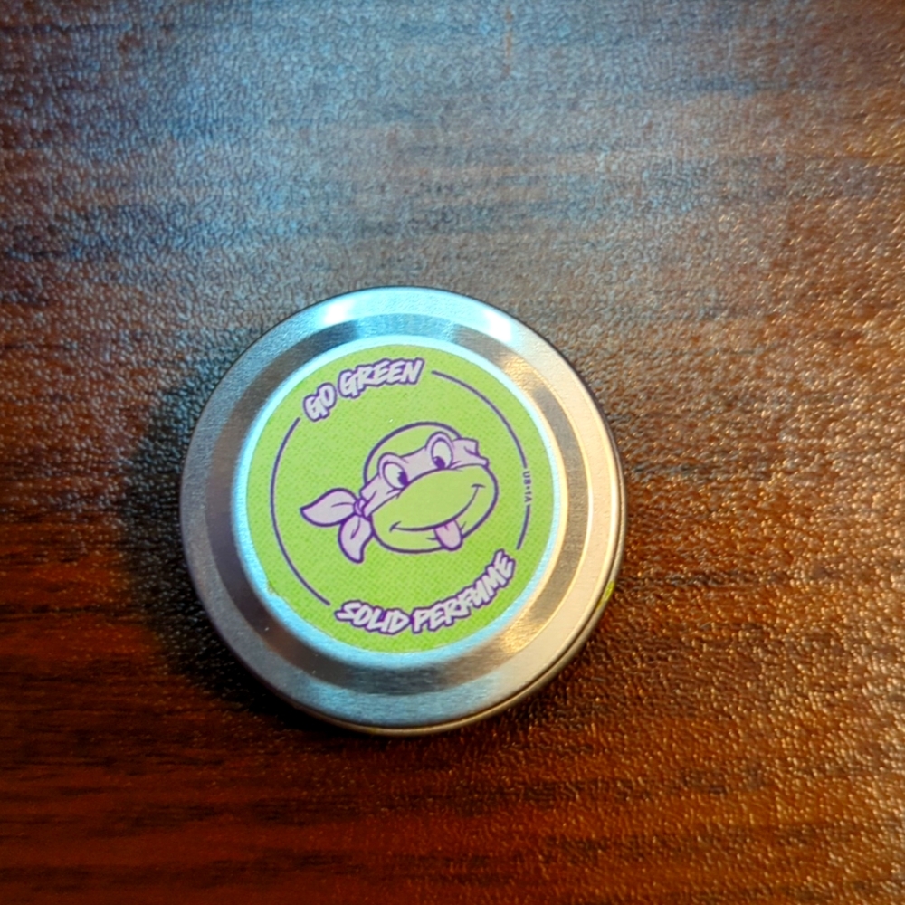 Lush Handmade Cosmetics Kitchen Go Green solid perfume